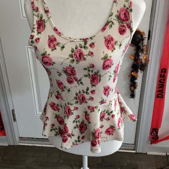 Peplum top🎈 - Picture 2 of 3